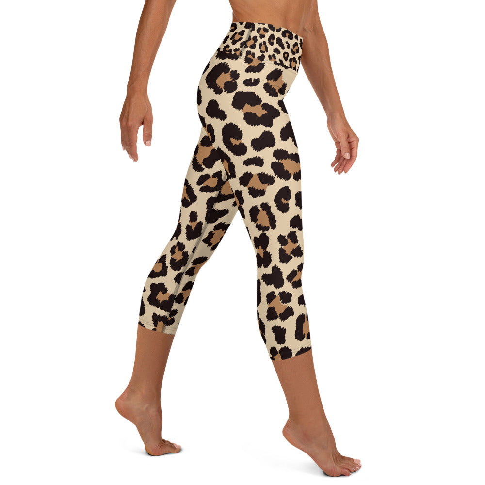 Leopar Chic Feline Women's Yoga Capri Leggings - FLAKOUT